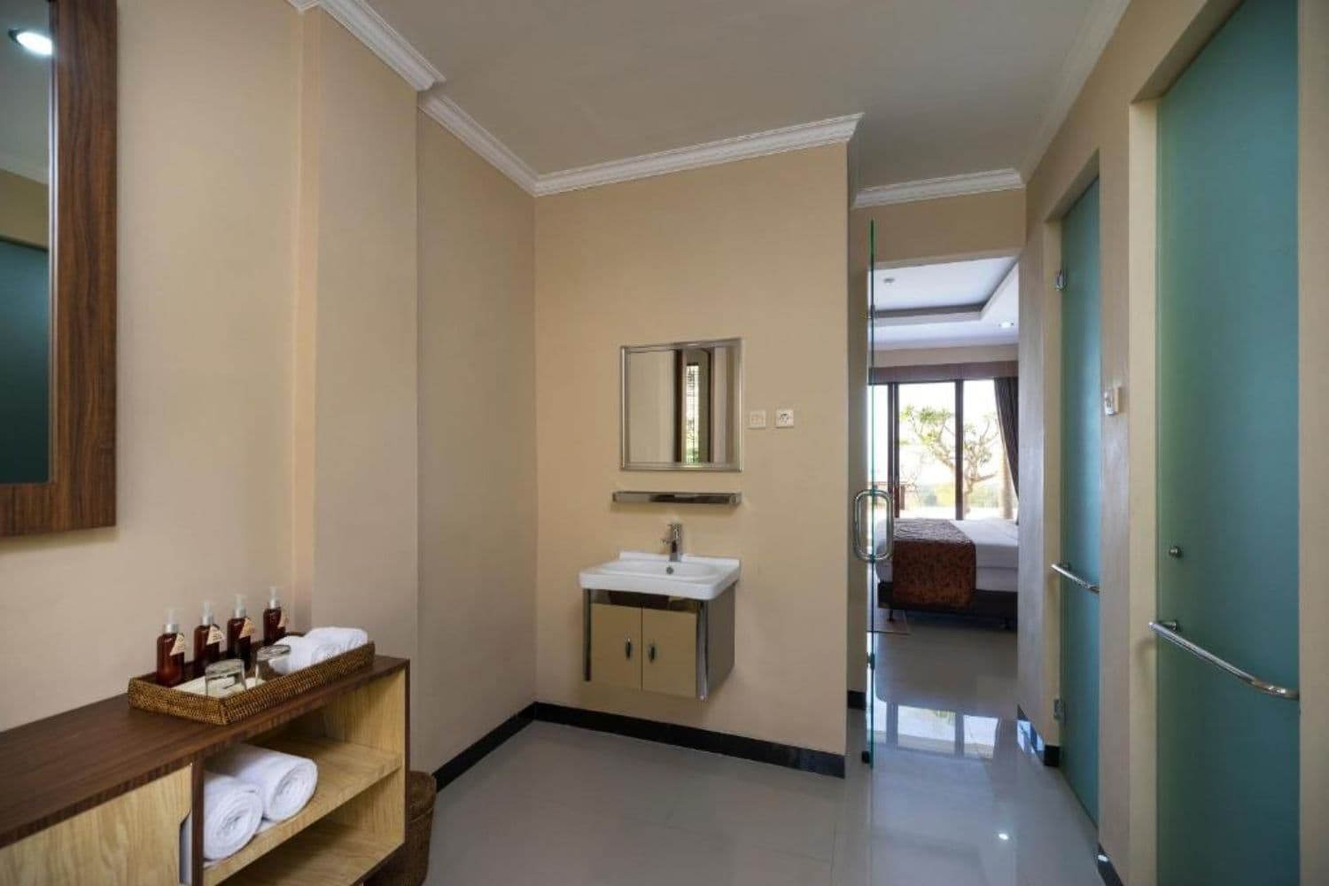 Suite Ocean View with King Bed — bathroom