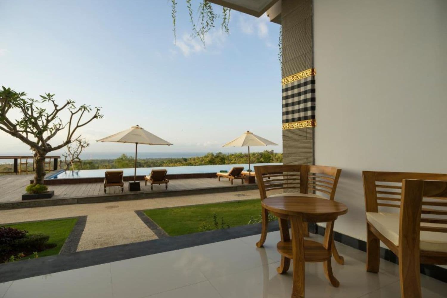 Suite Pool Access with King Bed — pool and sea view