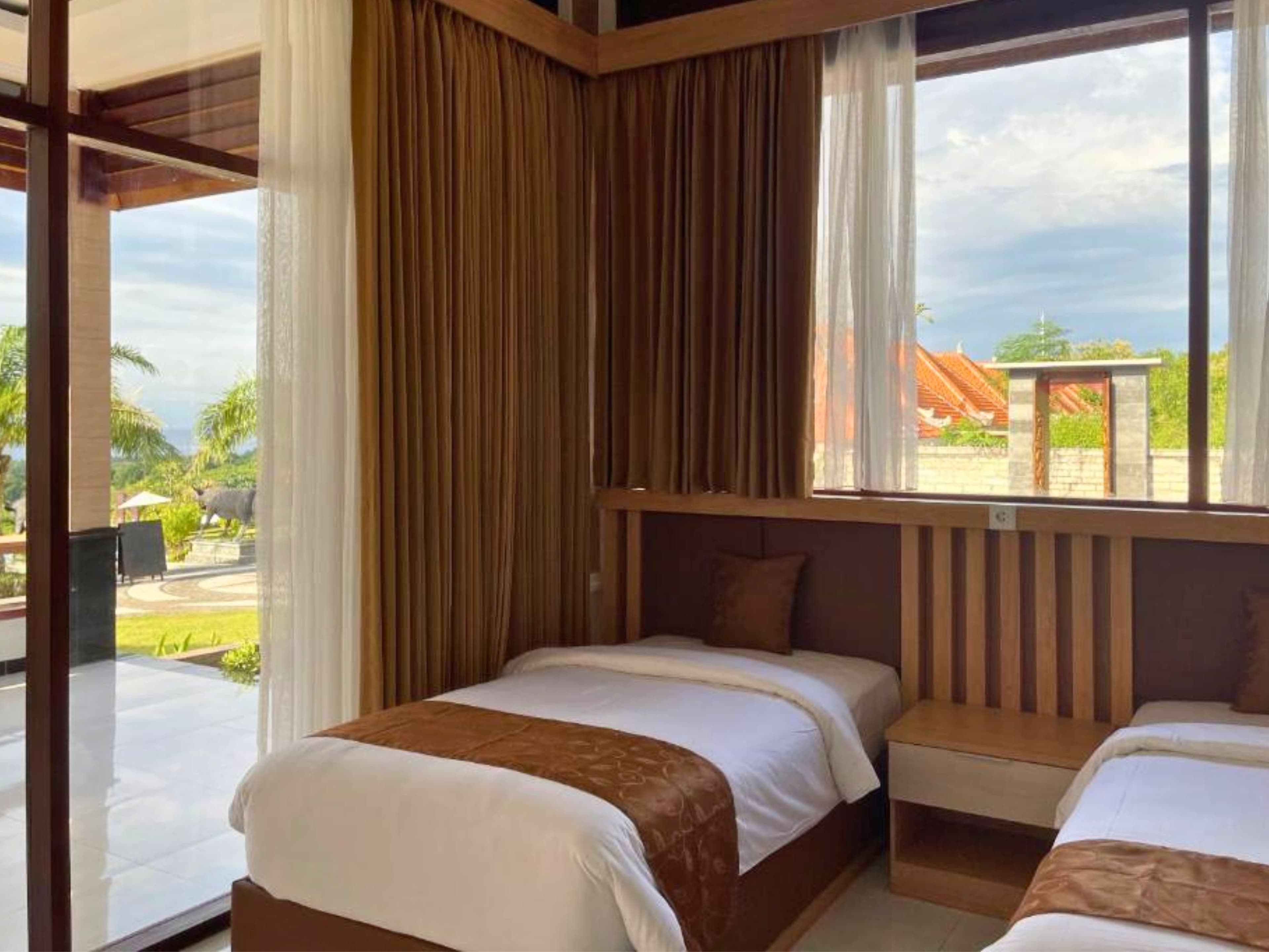Two-Bedroom Villa — second bedroom with twin beds